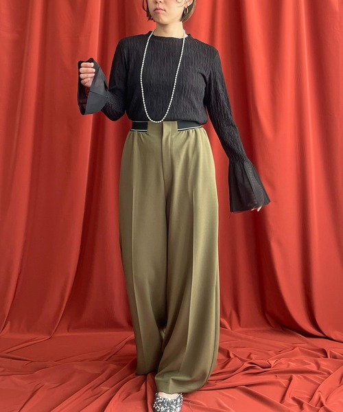 LHELBIE(レルビエ)の「フレアカフスシャーリングトップス(Tシャツ/カットソー・レディース・グレー/ブラック/アイボリー/ネイビー・M)」の10枚目の写真