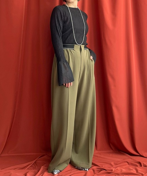 LHELBIE(レルビエ)の「フレアカフスシャーリングトップス(Tシャツ/カットソー・レディース・グレー/ブラック/アイボリー/ネイビー・M)」の11枚目の写真