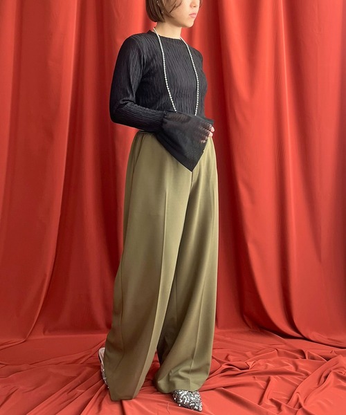 LHELBIE(レルビエ)の「フレアカフスシャーリングトップス(Tシャツ/カットソー・レディース・グレー/ブラック/アイボリー/ネイビー・M)」の13枚目の写真