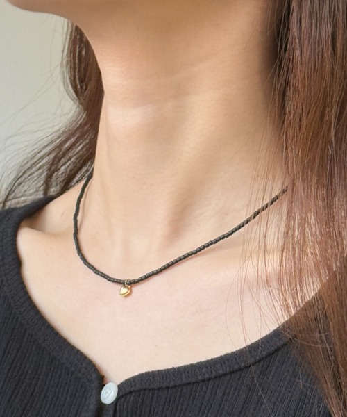 GIUNON(ジウノン)の「mini heart beads necklace / ミニハートビーズネックレス(ネックレス・レディース・シルバー/ゴールド・FREE)」の8枚目の写真