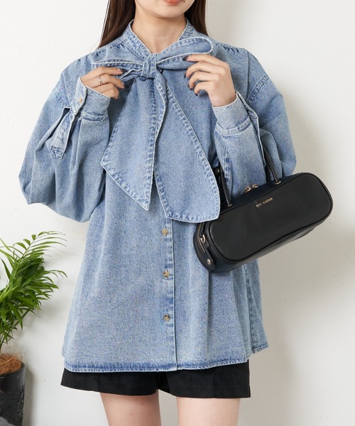 RAY CASSIN（レイカズン）の「デニムタイチュニック（シャツ/ブラウス・レディース・ブルー/ネイビー・FREE）」の2枚目の写真