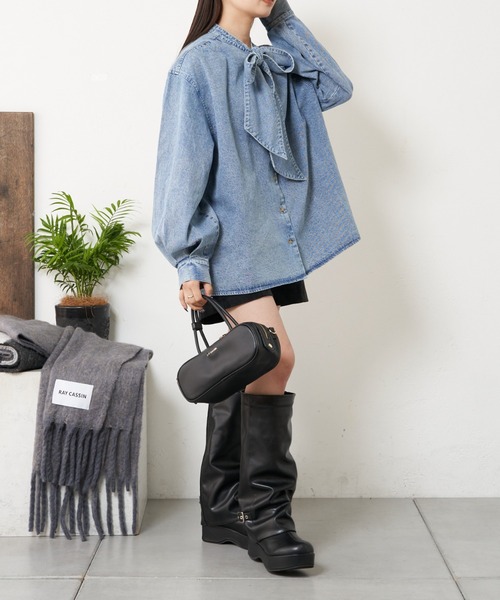 RAY CASSIN（レイカズン）の「デニムタイチュニック（シャツ/ブラウス・レディース・ブルー/ネイビー・FREE）」の9枚目の写真