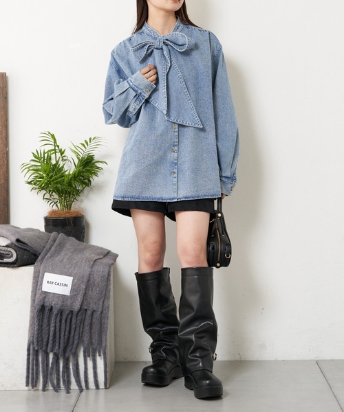 RAY CASSIN（レイカズン）の「デニムタイチュニック（シャツ/ブラウス・レディース・ブルー/ネイビー・FREE）」の12枚目の写真