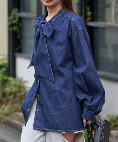 RAY CASSIN（レイカズン）の「デニムタイチュニック（シャツ/ブラウス・レディース・ブルー/ネイビー・FREE）」の7枚目の写真