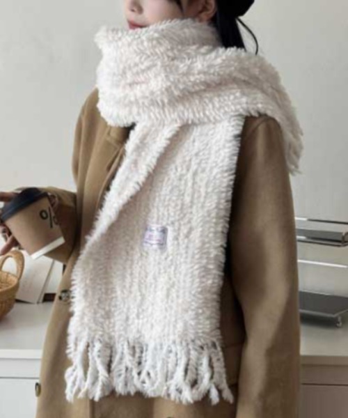 Vipoa(ヴィポア)の「eco fur muffler(マフラー・レディース・グレー/ブラック/レッド/ピンク/ホワイト・FREE)」の8枚目の写真