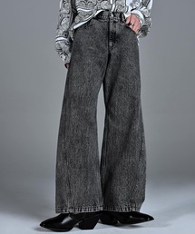 ADRER（アドラー）の「vintage make curved leg 3D suspender denim / ヴィンテージメイクカーブレッグ3Dサスペンダー(取外し可)デニム（デニムパンツ）」