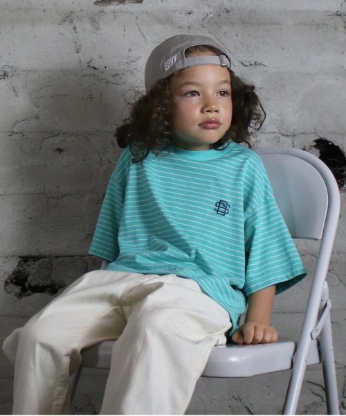 GROOVY COLORS（グルービーカラーズ）の「Striped Oversize Tee（Tシャツ/カットソー・キッズ・ライトグリーン・120/110）」の6枚目の写真
