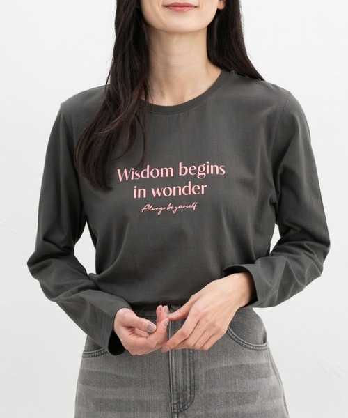Honeys(ハニーズ)の「ロゴプリントTシャツ(Tシャツ/カットソー・レディース・ホワイト×ブラック/ホワイト×ブルー/ブラック/オートミール/スミクロ・L/LL/M/S)」の5枚目の写真