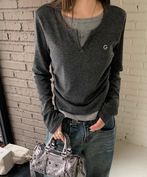 SHEPP(シープ)の「ワンポイントフェイクレイヤードロンT / ヘンリーネック / Vネック(Tシャツ/カットソー・レディース・ブラック/グレー・M/L)」の14枚目の写真