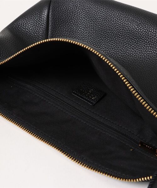 FOSSIL（フォッシル）の「フォッシル 肩かけバッグ レディース レザー ブラック スマホ収納可 ZB11119001（ショルダーバッグ・レディース・ブラック・FREE）」の7枚目の写真
