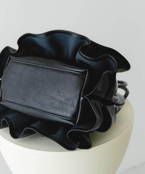 RODE SKO（ロデスコ）の「フリルショルダーハンドバッグ（ハンドバッグ・レディース・シルバー/ブラック/アイボリー/ブラウン系その他/ベージュ/ベージュ系その他/ホワイト系その他/ブラック系その他・ONE）」の18枚目の写真