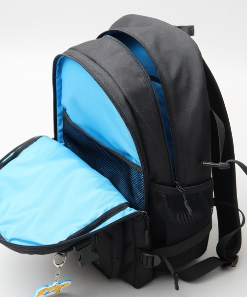 UCLA（ユーシーエルエー）の「UCLA 大容量 多ポケット 2層式 ラウンドバックパック ジョー ラバーチャーム付き（バックパック/リュック・メンズ・ブラック・FREE）」の12枚目の写真