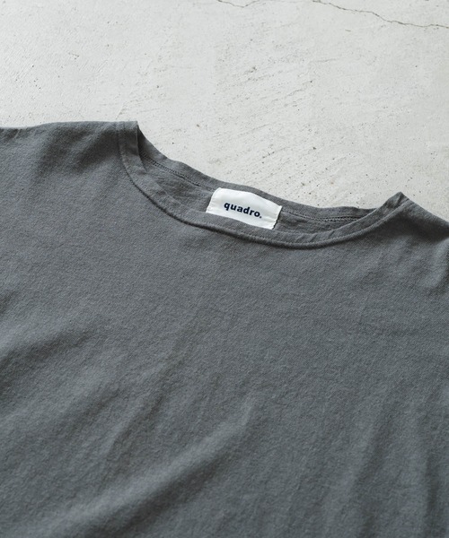 quadro(クオドロ)の「14/1エメラルド天竺ドロップショルダークルーネックプルオーバー(Tシャツ/カットソー・メンズ・ダークネイビー/グレー/オフホワイト・MEDIUM/LARGE)」の6枚目の写真