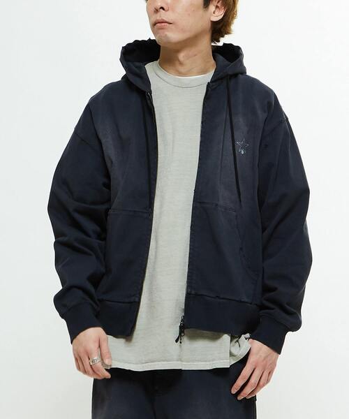 CONVERSE TOKYO(コンバーストウキョウ)の「PIGMENT DYE DISTRESSED ZIP-UP HOODIE(パーカー・レディース・ピンク/アイボリー/スミクロ・MEDIUM/SMALL)」の3枚目の写真