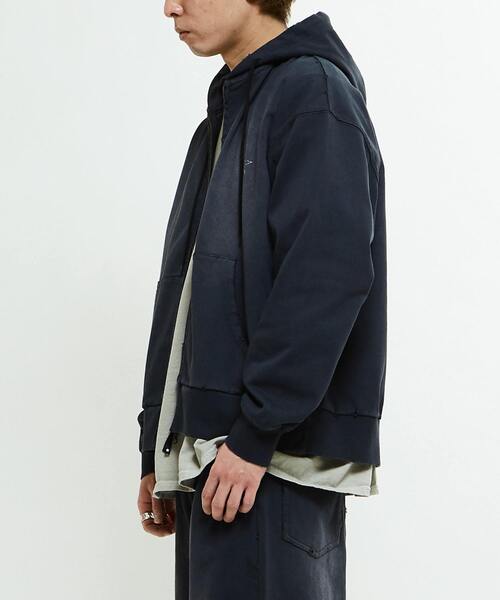 CONVERSE TOKYO(コンバーストウキョウ)の「PIGMENT DYE DISTRESSED ZIP-UP HOODIE(パーカー・レディース・ピンク/アイボリー/スミクロ・MEDIUM/SMALL)」の16枚目の写真