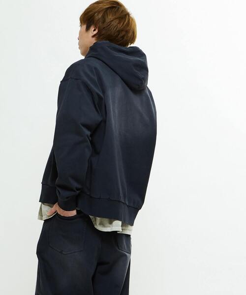 CONVERSE TOKYO(コンバーストウキョウ)の「PIGMENT DYE DISTRESSED ZIP-UP HOODIE(パーカー・レディース・ピンク/アイボリー/スミクロ・MEDIUM/SMALL)」の17枚目の写真