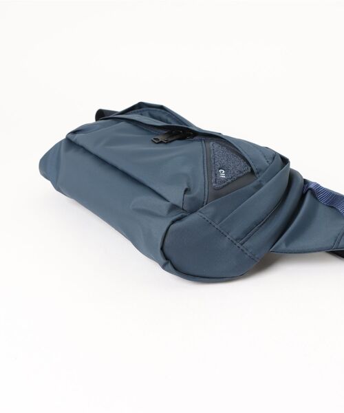CIE(シー)の「【CIE】FLOW BODYBAG 022102(ボディバッグ/ウエストポーチ・レディース・ブラウン/グレイッシュブルー/ブラック・FREE)」の9枚目の写真