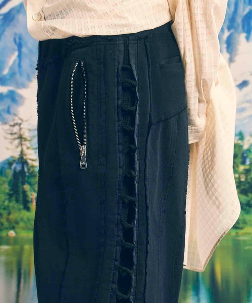 MAISON SPECIAL（メゾンスペシャル）の「《UNISEX》Side Lace-Up Sweat Alien Wide Pants/サイドレースアップスウェットワイドパンツ【MAISON SPECIAL/メゾンスペシャル】（デニムパンツ・メンズ・グレー/ブラック・0/1）」の9枚目の写真