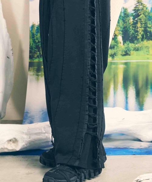 MAISON SPECIAL（メゾンスペシャル）の「《UNISEX》Side Lace-Up Sweat Alien Wide Pants/サイドレースアップスウェットワイドパンツ【MAISON SPECIAL/メゾンスペシャル】（デニムパンツ・メンズ・グレー/ブラック・0/1）」の10枚目の写真