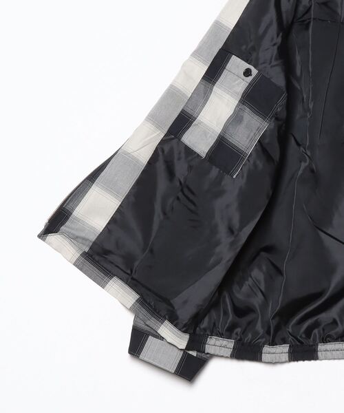 BIG MIKE(ビッグマイク)の「BIG MIKE レーヨン混 オンブレチェックブロックチェック スイングトップ ジップアップブルゾン(ブルゾン・メンズ・ホワイト×ブラック/ブラック系その他・L/M/XL)」の19枚目の写真