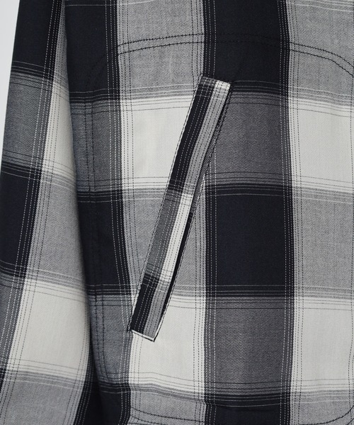 BIG MIKE(ビッグマイク)の「BIG MIKE レーヨン混 オンブレチェックブロックチェック スイングトップ ジップアップブルゾン(ブルゾン・メンズ・ホワイト×ブラック/ブラック系その他・L/M/XL)」の6枚目の写真