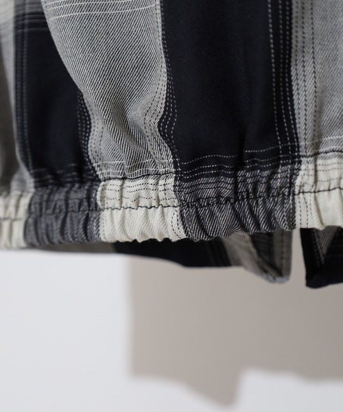 BIG MIKE(ビッグマイク)の「BIG MIKE レーヨン混 オンブレチェックブロックチェック スイングトップ ジップアップブルゾン(ブルゾン・メンズ・ホワイト×ブラック/ブラック系その他・L/M/XL)」の8枚目の写真