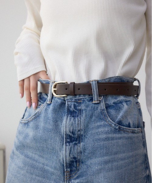 AZUL by moussy（アズールバイマウジー）の「フェイクレザープレーンベルト（ベルト・レディース・ブラック/ブラウン・FREE）」の2枚目の写真