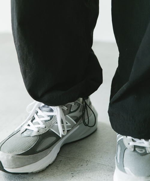 URBAN RESEARCH DOORS(アーバンリサーチドアーズ)の「ナイロンタッサー デタッチャブルパンツ(その他パンツ・メンズ・チャコールグレー/ブラック・LARGE/MEDIUM)」の3枚目の写真