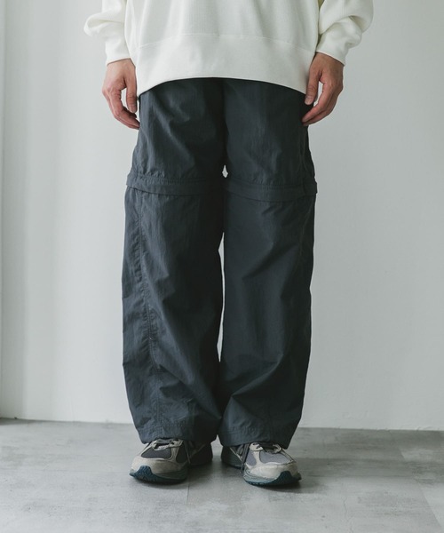 URBAN RESEARCH DOORS(アーバンリサーチドアーズ)の「ナイロンタッサー デタッチャブルパンツ(その他パンツ・メンズ・チャコールグレー/ブラック・LARGE/MEDIUM)」の4枚目の写真
