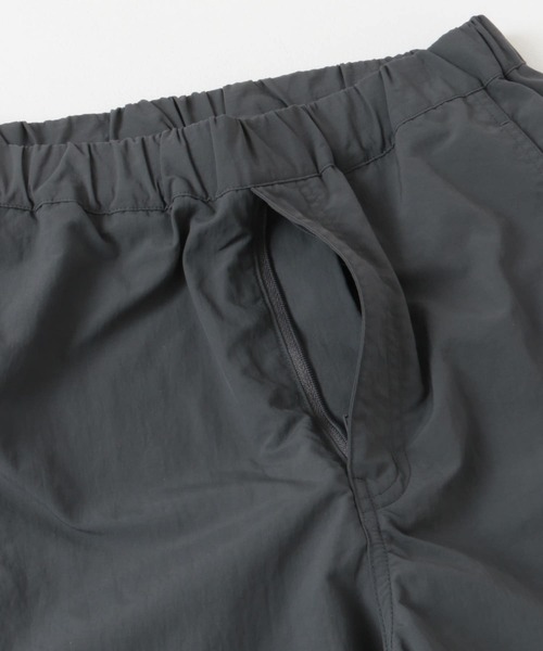 URBAN RESEARCH DOORS(アーバンリサーチドアーズ)の「ナイロンタッサー デタッチャブルパンツ(その他パンツ・メンズ・チャコールグレー/ブラック・LARGE/MEDIUM)」の10枚目の写真