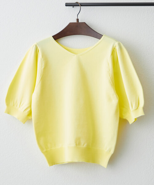 NAO(ナオ)の「【NAO】前後2WAY半袖ニットプルオーバー(Tシャツ/カットソー・レディース・アイボリー/ロイヤルブルー/グレイッシュベージュ/ブラック/イエロー・FREE)」の1枚目の写真