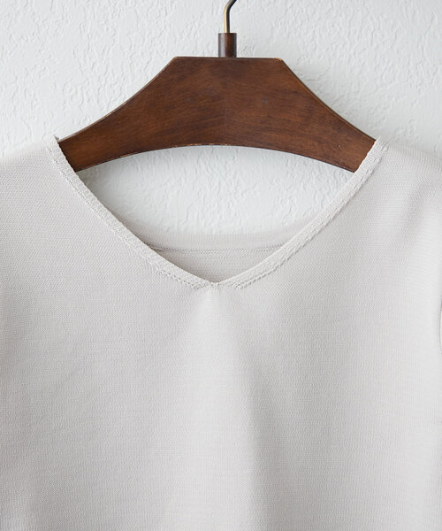 NAO(ナオ)の「【NAO】前後2WAY半袖ニットプルオーバー(Tシャツ/カットソー・レディース・アイボリー/ロイヤルブルー/グレイッシュベージュ/ブラック/イエロー・FREE)」の8枚目の写真