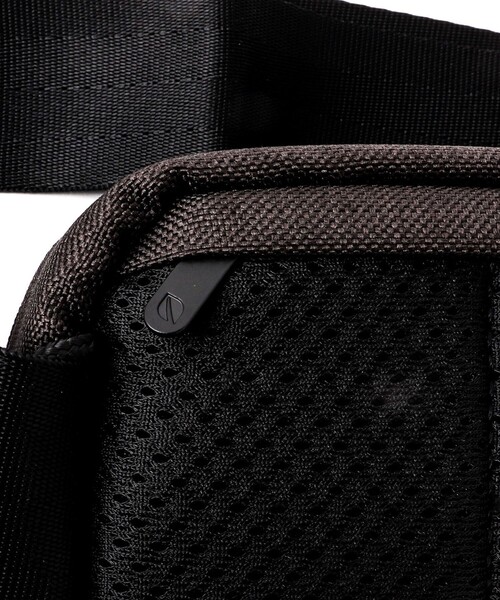 incase（インケース）の「【Incase/インケース】Crosstown Sling（ショルダーバッグ・メンズ・ブラック・FREE）」の14枚目の写真