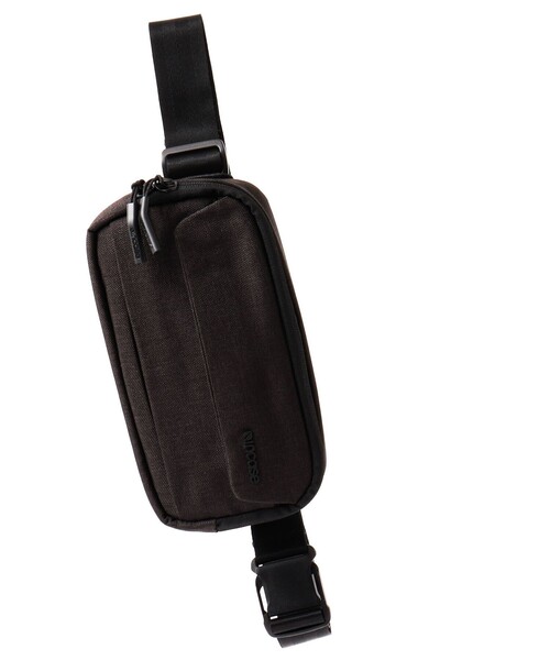 incase（インケース）の「【Incase/インケース】Crosstown Sling（ショルダーバッグ・メンズ・ブラック・FREE）」の2枚目の写真