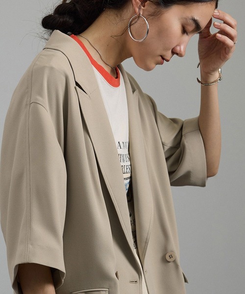 SALON adam et rope'（サロン アダム エ ロペ）の「バックサテンハーフスリーブジャケット［セットアップ対応・今から秋まで］（テーラードジャケット・レディース・ブラック/ベージュ・FREE）」の12枚目の写真