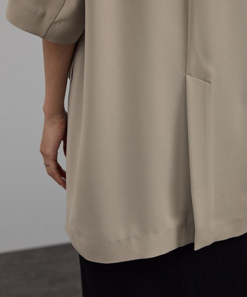 SALON adam et rope'（サロン アダム エ ロペ）の「バックサテンハーフスリーブジャケット［セットアップ対応・今から秋まで］（テーラードジャケット・レディース・ブラック/ベージュ・FREE）」の16枚目の写真