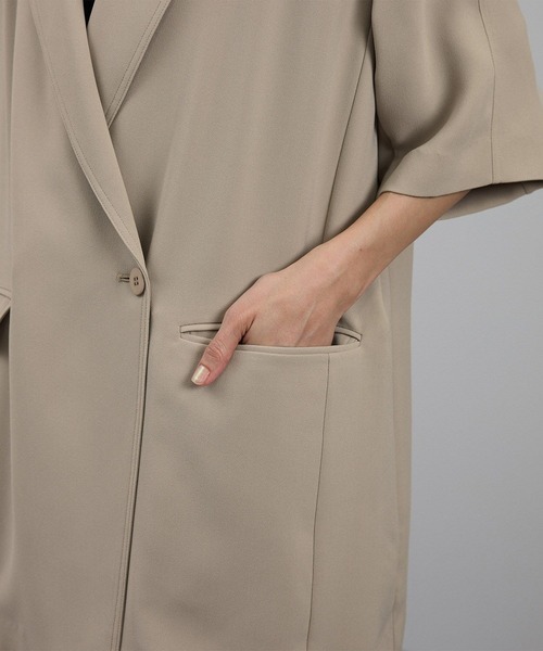 SALON adam et rope'（サロン アダム エ ロペ）の「バックサテンハーフスリーブジャケット［セットアップ対応・今から秋まで］（テーラードジャケット・レディース・ブラック/ベージュ・FREE）」の18枚目の写真