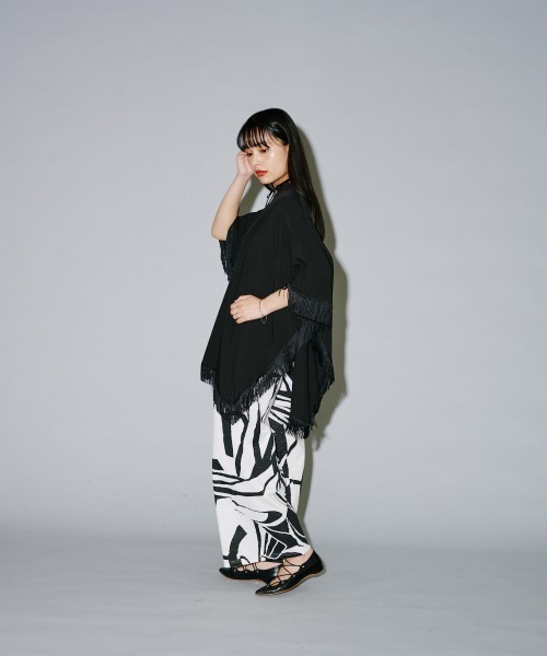 terrace(テラス)の「フリンジスクエアポンチョシャツ(シャツ/ブラウス・レディース・グリーン/ブラック/チャコールグレー/オフホワイト・MEDIUM)」の21枚目の写真