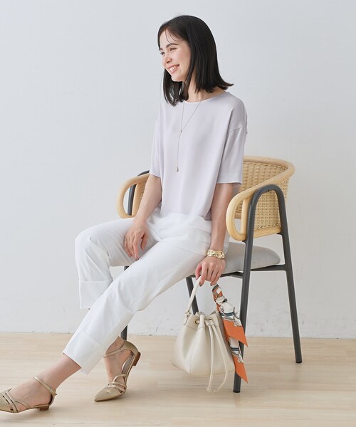 INDIVI(インディヴィ)の「【洗える】裾シアー半袖トップス(Tシャツ/カットソー・レディース・ブラック/サックスブルー/ホワイト/ライトグレー・05/13/15 /34/38)」の11枚目の写真