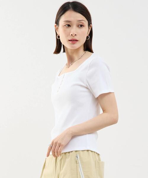 SOFFITTO（ソフィット）の「前後2WAYスクエアネックカットソー（Tシャツ/カットソー・レディース・ホワイト/ブラック・FREE）」の3枚目の写真