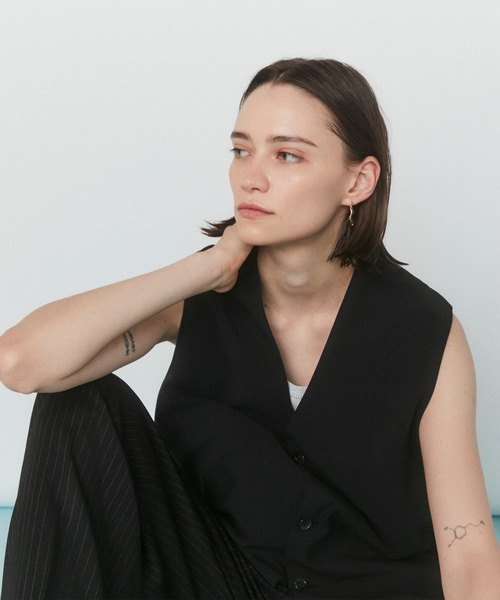 VICTIM（ヴィクティム）の「VICTIM ヴィクティム / GILET VEST 速乾撥水ジレベスト / VTM-25-O-005（ベスト・メンズ・ブラック/グレー・1/2）」の5枚目の写真