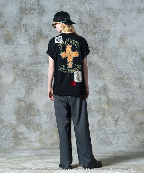 glamb(グラム)の「GUNS N’ ROSES Cross T-Shirt / ガンズアンドローゼスクロスTシャツ(Tシャツ/カットソー・メンズ・ブラック・S/M/L)」の9枚目の写真