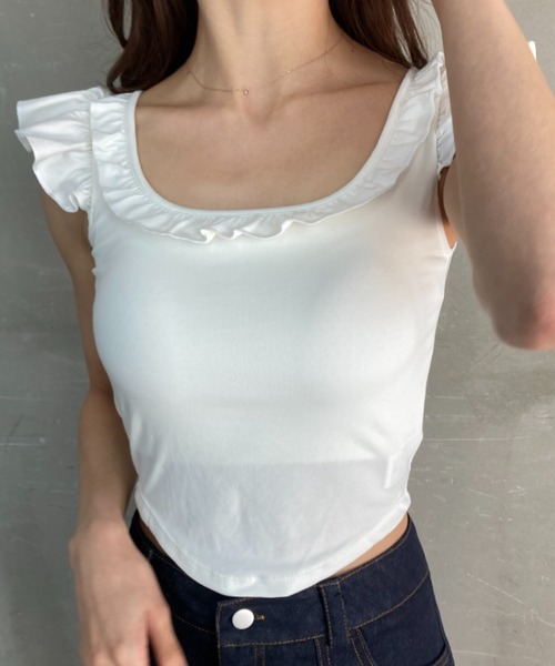tolene(トレネ)の「カップ付き フリルスリーブ クロップドトップス(Tシャツ/カットソー・レディース・ブラック/ホワイト・FREE)」の3枚目の写真