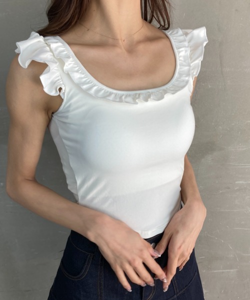 tolene(トレネ)の「カップ付き フリルスリーブ クロップドトップス(Tシャツ/カットソー・レディース・ブラック/ホワイト・FREE)」の5枚目の写真