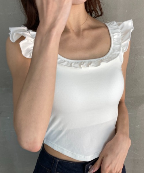 tolene(トレネ)の「カップ付き フリルスリーブ クロップドトップス(Tシャツ/カットソー・レディース・ブラック/ホワイト・FREE)」の6枚目の写真