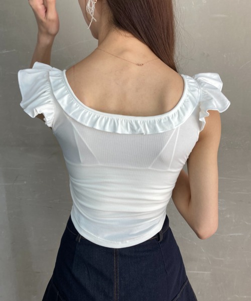 tolene(トレネ)の「カップ付き フリルスリーブ クロップドトップス(Tシャツ/カットソー・レディース・ブラック/ホワイト・FREE)」の8枚目の写真