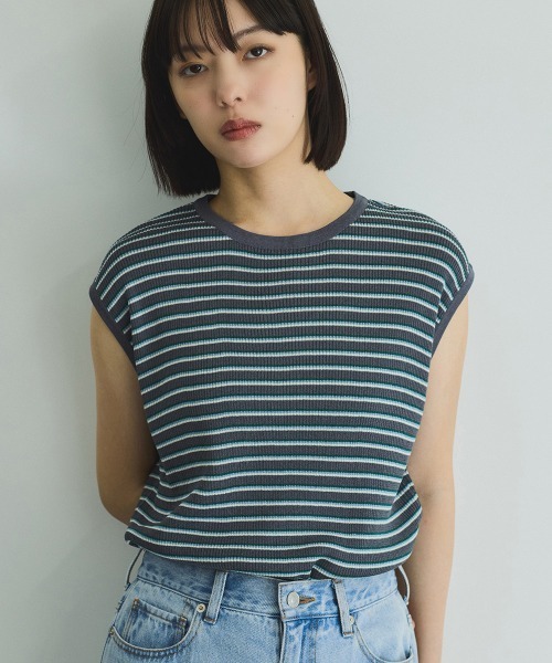 VICKY(ビッキー)の「マルチボーダーニットベスト≪手洗い可能≫(ニット/セーター・レディース・アイボリー/グレー系その他・M)」の2枚目の写真