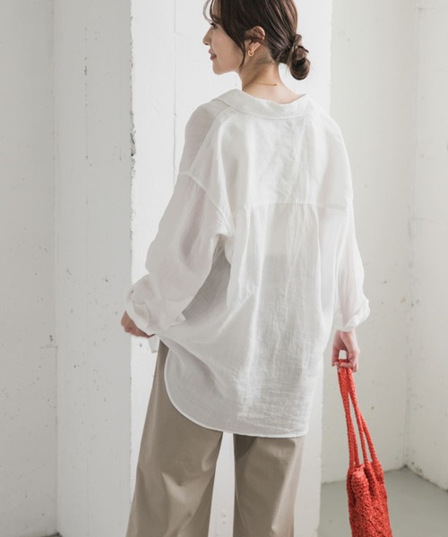 URBAN RESEARCH DOORS（アーバンリサーチドアーズ）の「ラミー混ルーズシャツ（シャツ/ブラウス・レディース・オフホワイト/ブルー系その他/ベージュ/チャコールグレー・MEDIUM）」の5枚目の写真