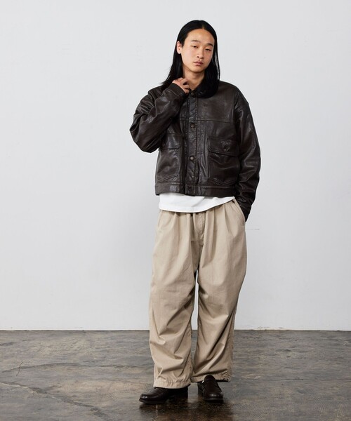 BEAMS(ビームス)の「ワイドストレート 2プリーツ バルーン チノパンツ(チノパンツ・メンズ・ブラック/ベージュ・S/M/L/XL)」の15枚目の写真