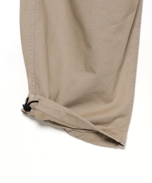 BEAMS(ビームス)の「ワイドストレート 2プリーツ バルーン チノパンツ(チノパンツ・メンズ・ブラック/ベージュ・S/M/L/XL)」の5枚目の写真